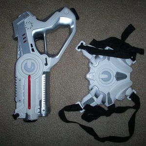 Play22 Laser Tag White Gun & Vest Infrared Set Costume Prop 6032 Tested Working